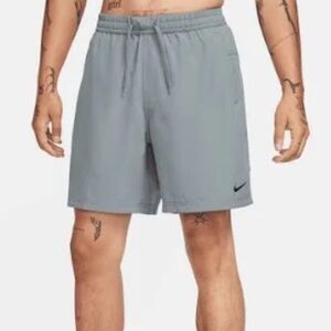 Nike Athletic Shorts  Training Dri-FIT Form 7inch men’s XL/TG retro gray outdoor
